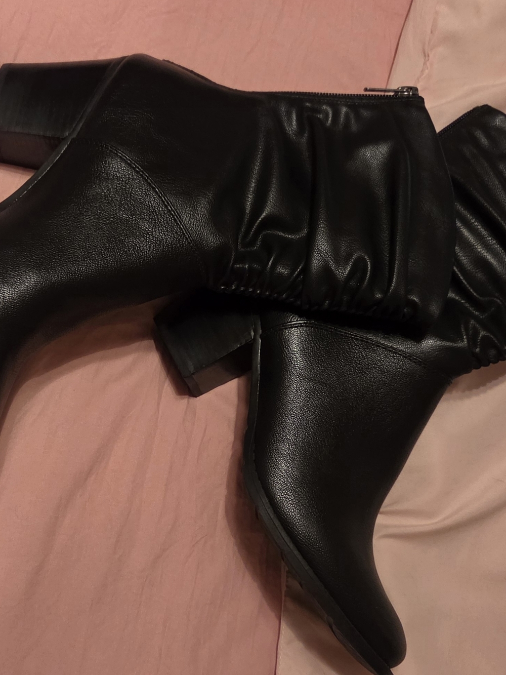 Women's Black Ruched Bear Traps Ankle Boots - Picture 8 of 9